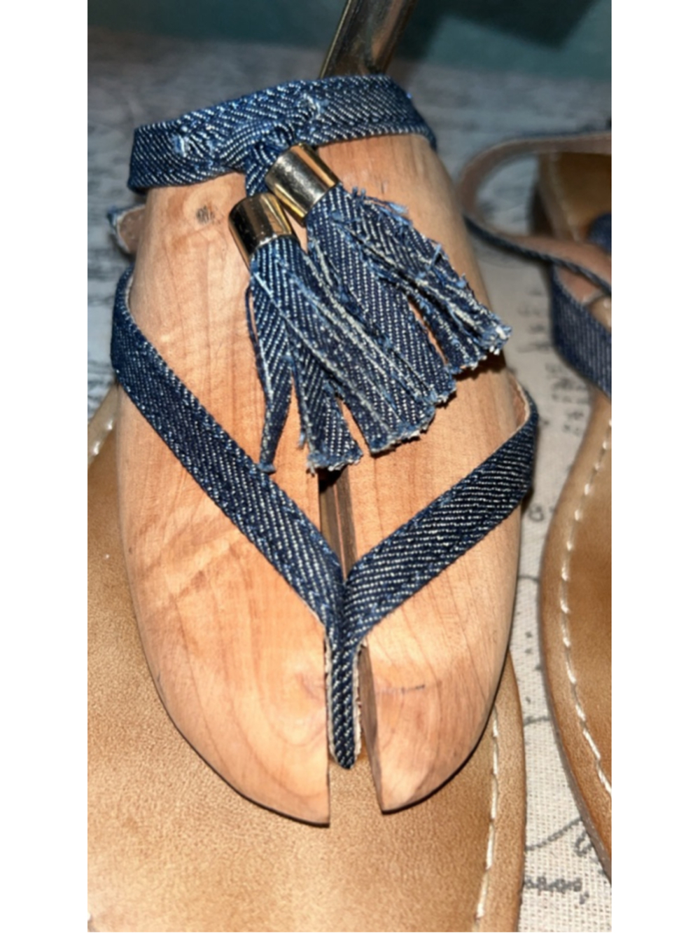 Women's Route 66 Sandals Size 8 Blue Brown Denim Tassel Thong